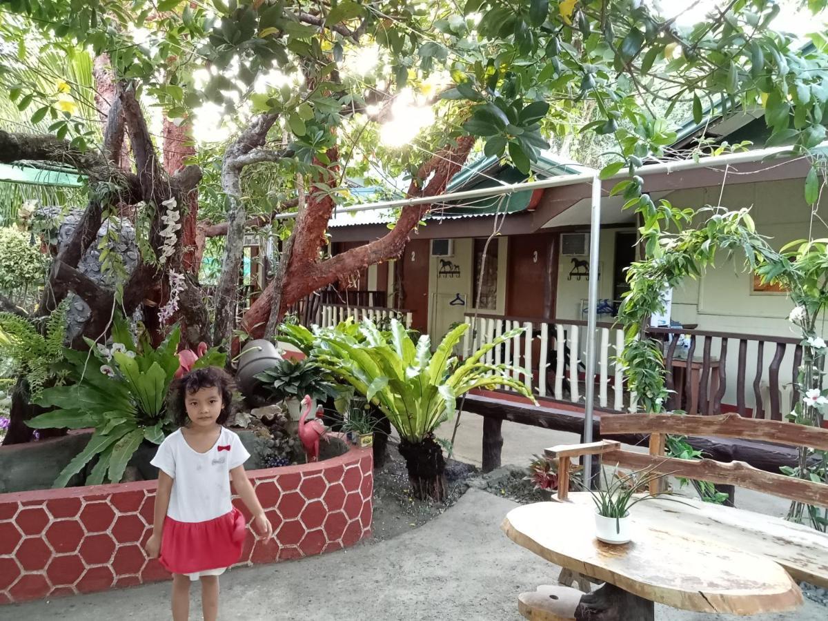 Ennas Place Coron Buitenkant foto
