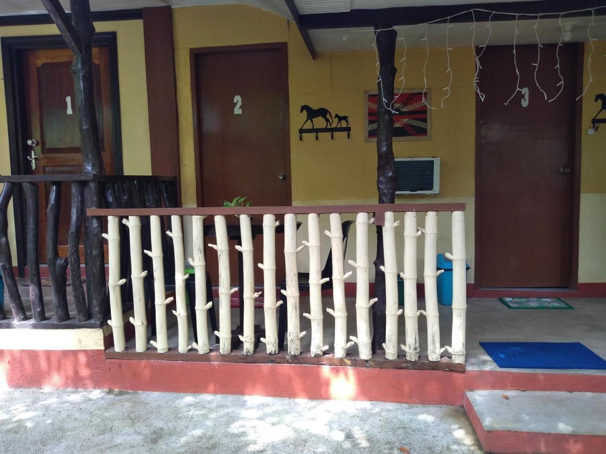 Ennas Place Coron Buitenkant foto