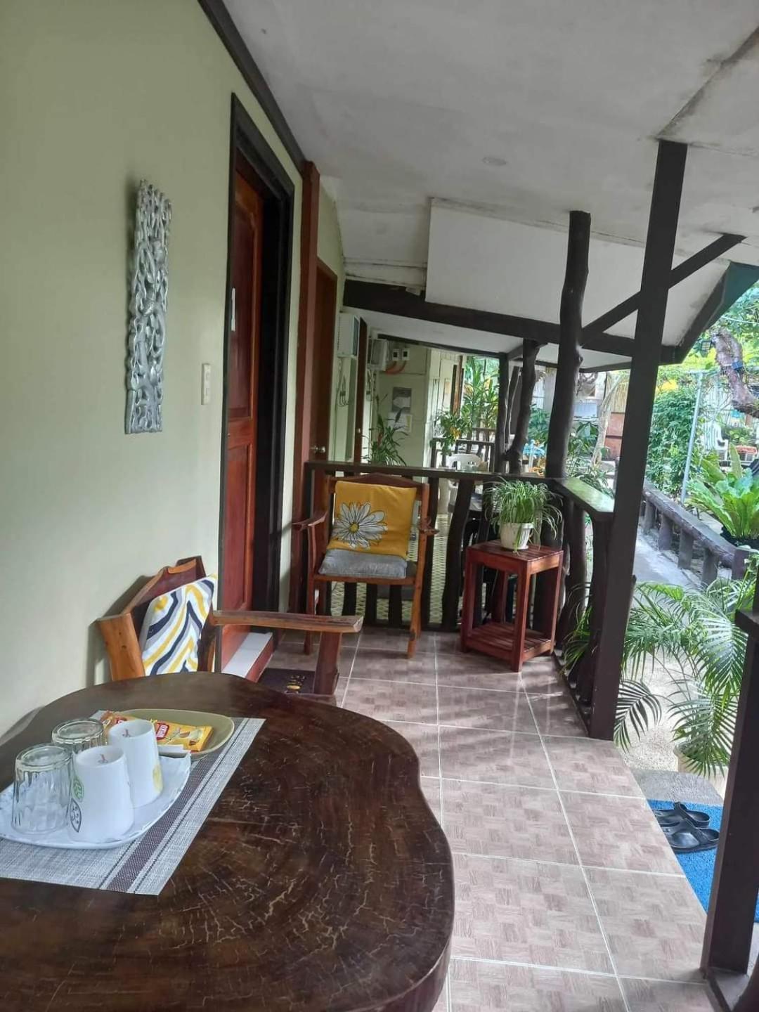 Ennas Place Coron Buitenkant foto